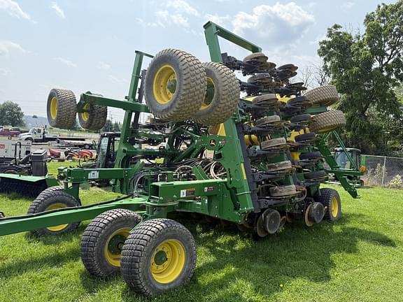 Image of John Deere N530C equipment image 4