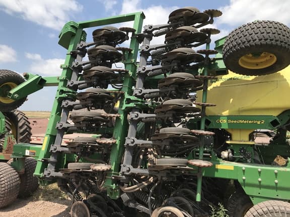 Image of John Deere N530C equipment image 3
