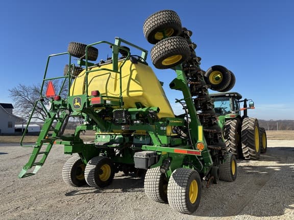 Image of John Deere N536C equipment image 3
