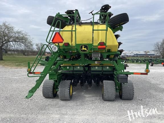Image of John Deere N536C equipment image 4