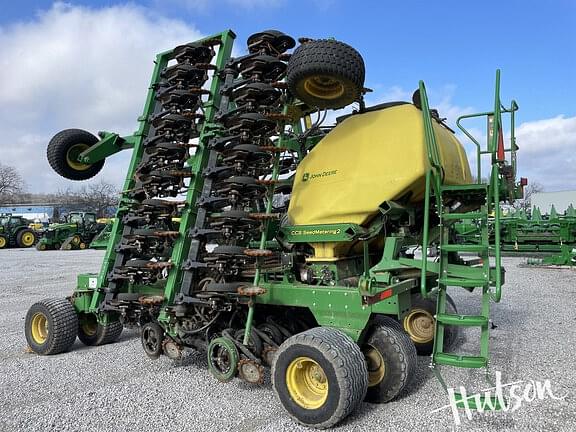 Image of John Deere N536C equipment image 3