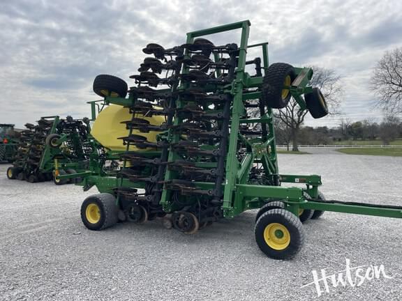 Image of John Deere N536C equipment image 1