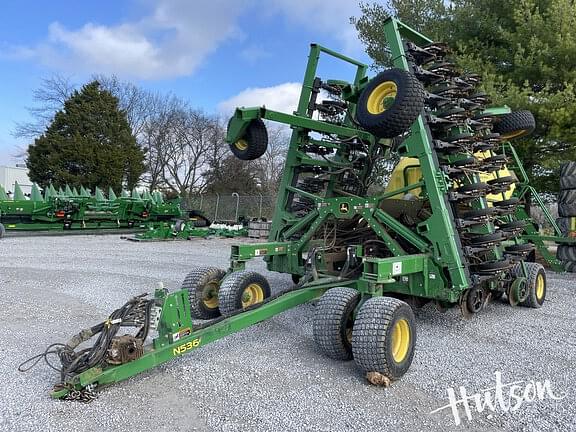 Image of John Deere N536C equipment image 1