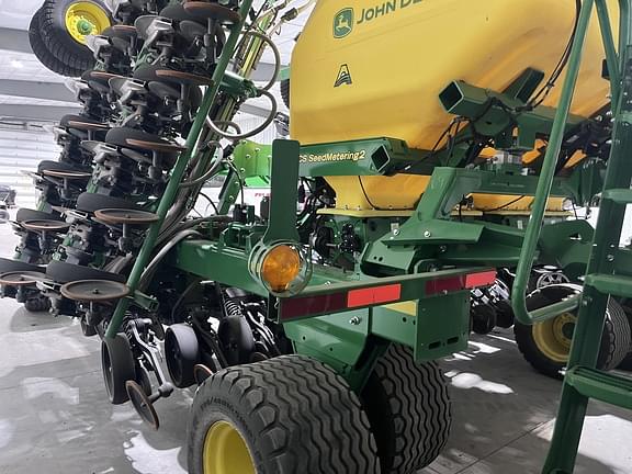 Image of John Deere N540C equipment image 3