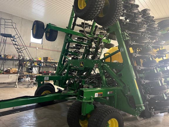 Image of John Deere N540C equipment image 1