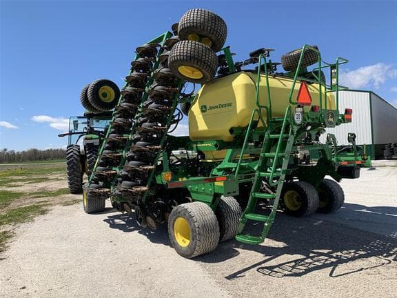 Image of John Deere N540C equipment image 4