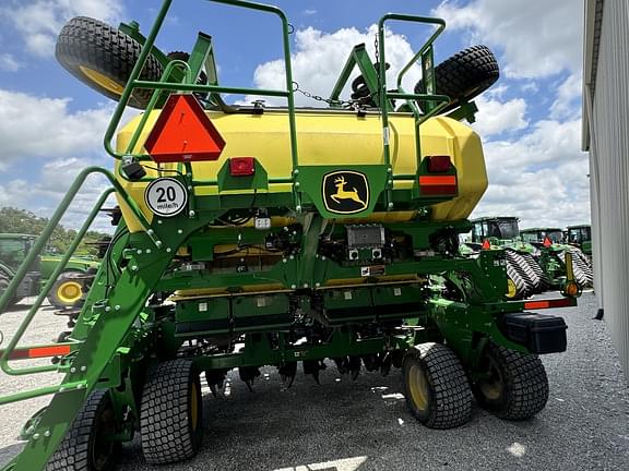 Image of John Deere N540C equipment image 3