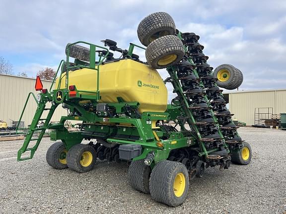 Image of John Deere N540C equipment image 4