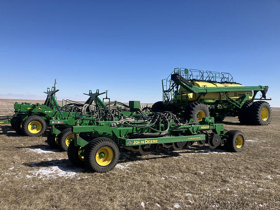 Image of John Deere N560F equipment image 1