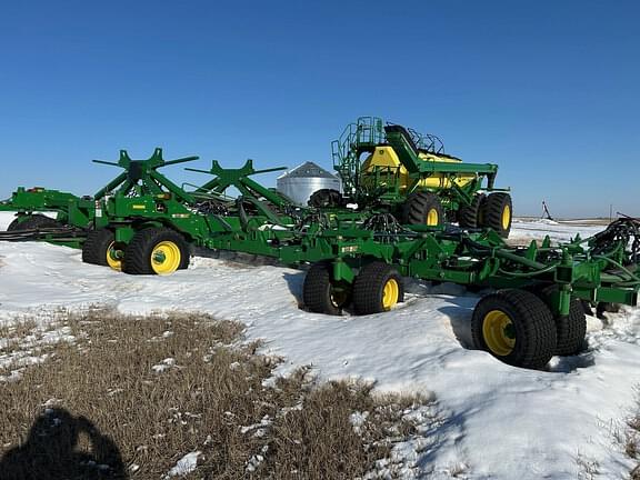 Image of John Deere N560F Primary image