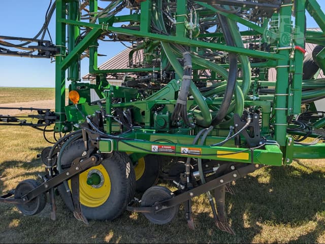 Image of John Deere P556 equipment image 4