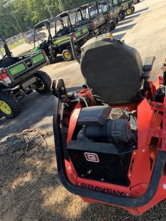 Image of Gravely Pro-Turn 672 equipment image 2