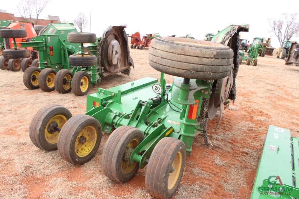 Image of John Deere R10 Image 1