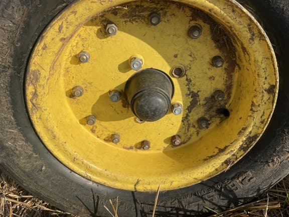 Image of John Deere R15 equipment image 2