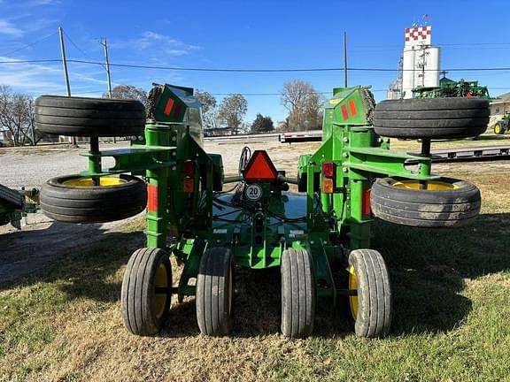 Image of John Deere R15 equipment image 4