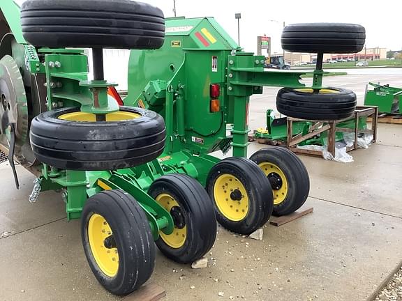 Image of John Deere R15 equipment image 3