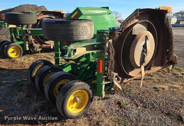 Image of John Deere R15 equipment image 4