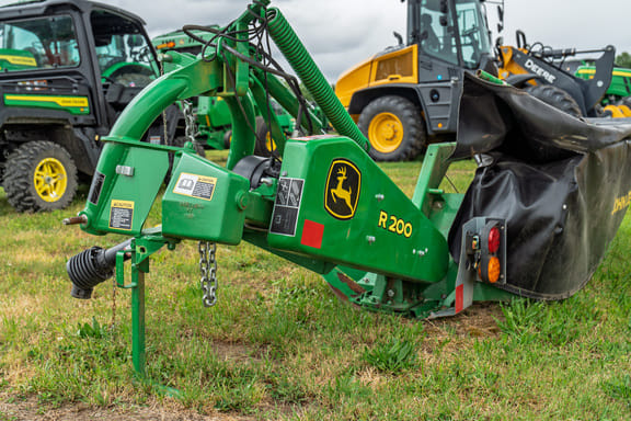 2021 John Deere R200 Equipment Image0