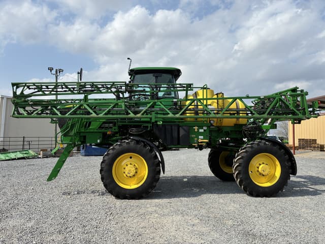 Image of John Deere R4023 equipment image 1