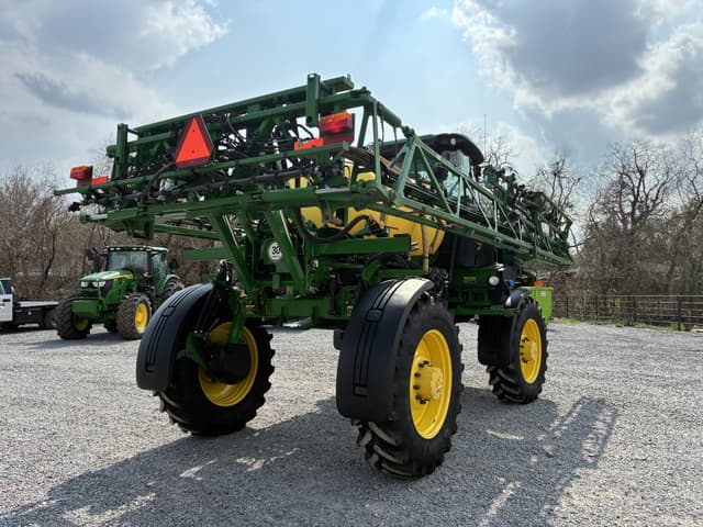 Image of John Deere R4023 equipment image 4