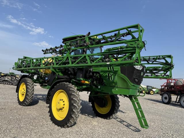 Image of John Deere R4023 equipment image 1