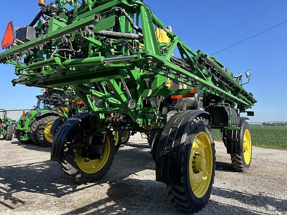 Image of John Deere R4030 equipment image 3