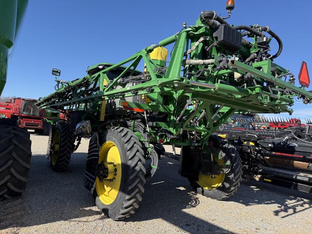 Image of John Deere R4030 equipment image 4