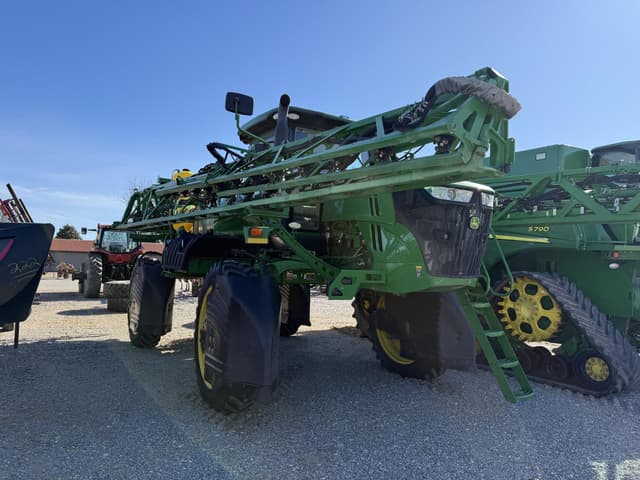 Image of John Deere R4030 equipment image 2