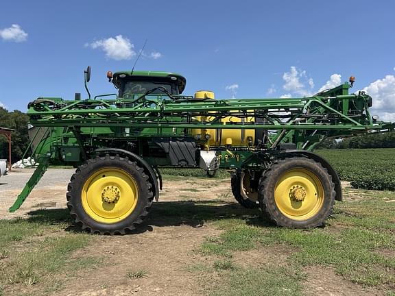 Image of John Deere R4030 equipment image 1