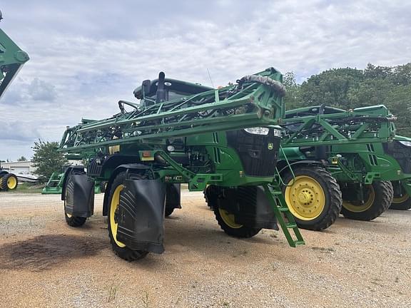 Image of John Deere R4030 equipment image 4