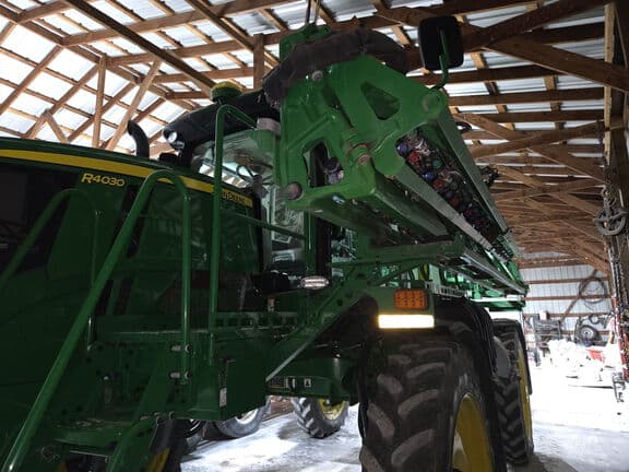 Image of John Deere R4030 equipment image 4