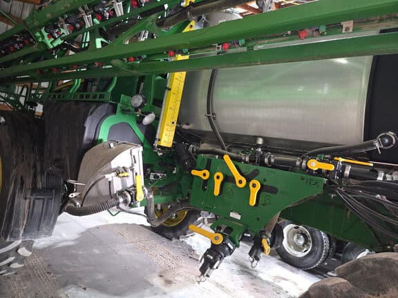 Image of John Deere R4030 equipment image 3