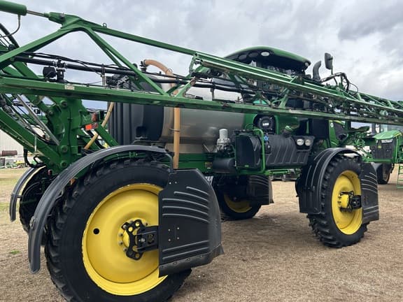 Image of John Deere R4030 equipment image 2