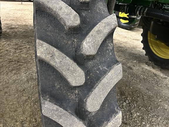 Image of John Deere R4030 equipment image 3