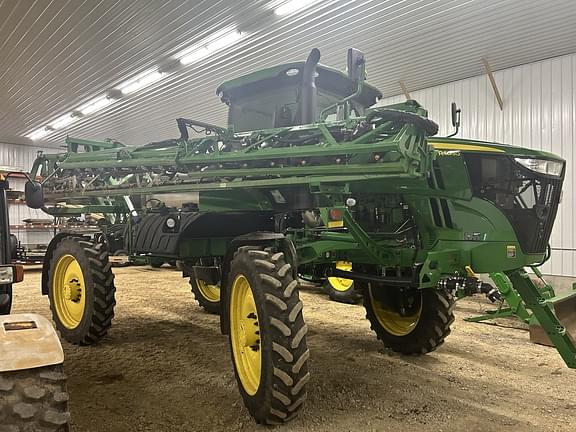 Image of John Deere R4030 equipment image 1