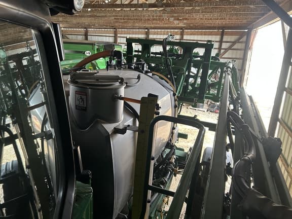 Image of John Deere R4030 equipment image 4