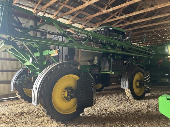 Image of John Deere R4030 equipment image 2