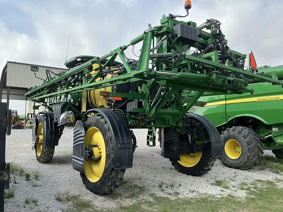 Image of John Deere R4030 equipment image 4