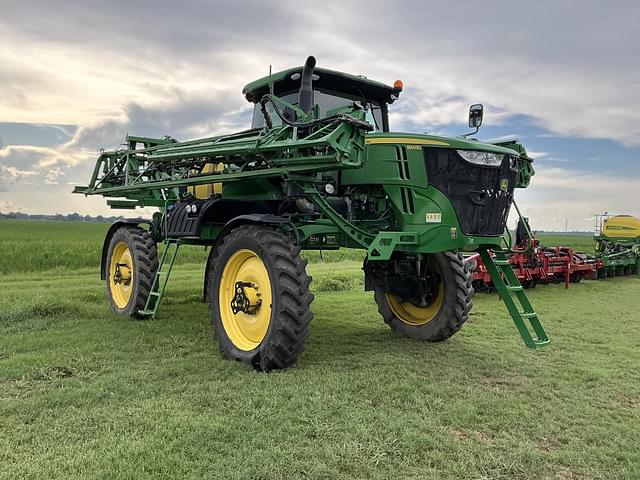Image of John Deere R4030 equipment image 1