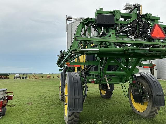 Image of John Deere R4030 equipment image 4