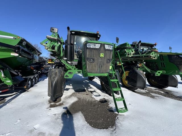 Image of John Deere R4030 equipment image 4