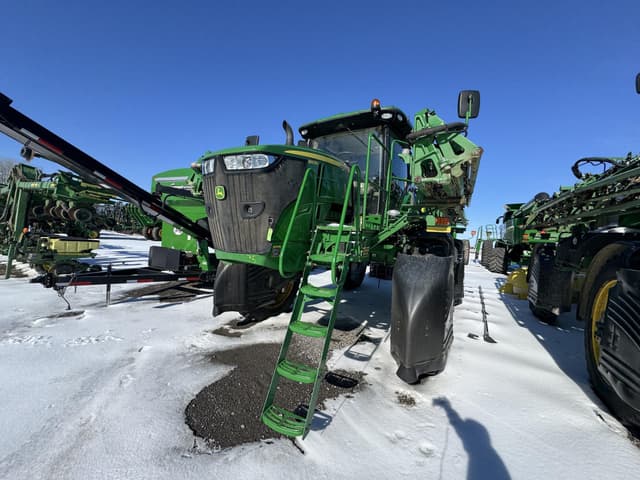 Image of John Deere R4030 equipment image 1