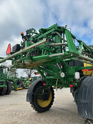 Image of John Deere R4030 equipment image 4