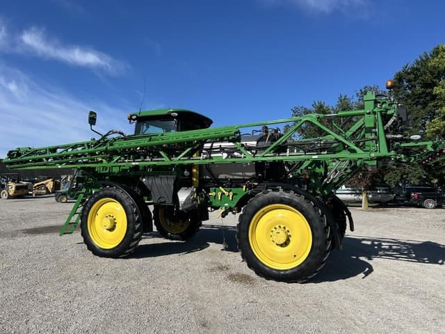 Image of John Deere R4030 equipment image 4