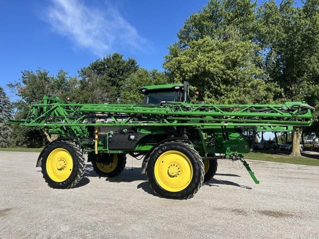 Image of John Deere R4030 equipment image 1