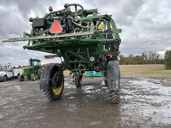 Image of John Deere R4038 equipment image 1
