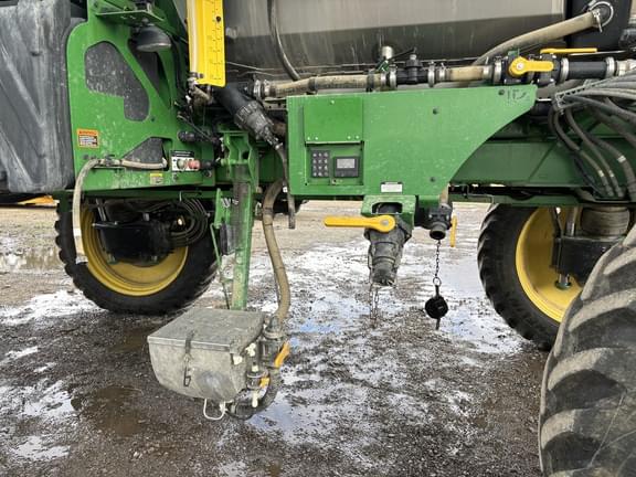 Image of John Deere R4038 equipment image 3
