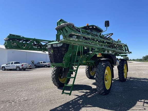 Image of John Deere R4038 equipment image 1