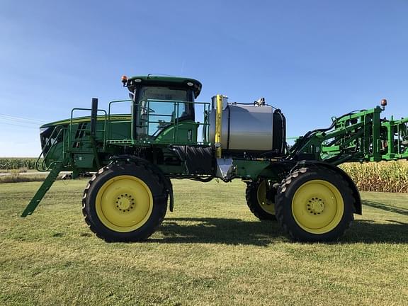 Image of John Deere R4038 equipment image 1