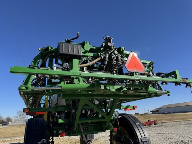 Image of John Deere R4038 equipment image 2